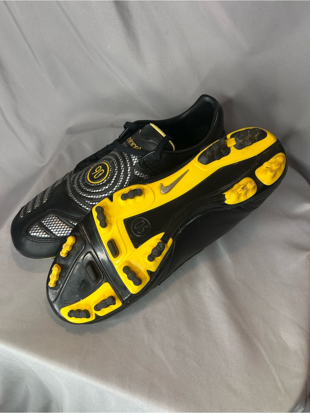 Nike Black Silver & Yellow Men's Soccer Cleats - Total 90 Style - Picture 4 of 7